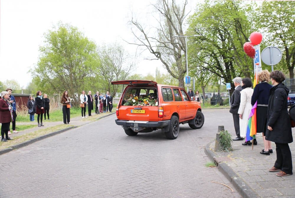 uitvaart eigen auto