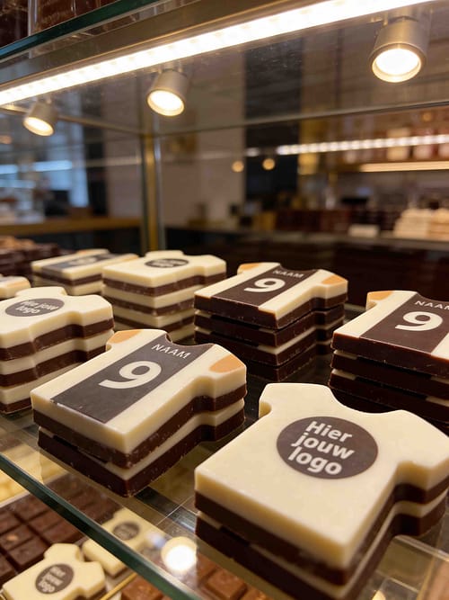 Chocolade voetbal shirtjes met naam en rugnummer
