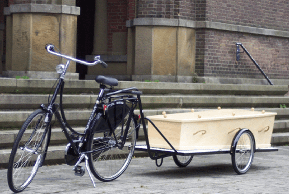 uitvaart met fiets